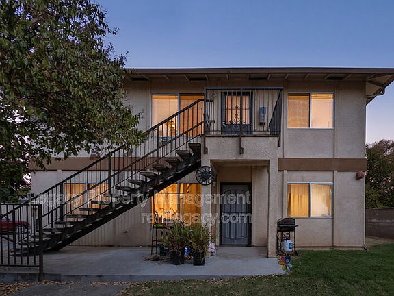 2nd image of 2630 Darwin St APT 11