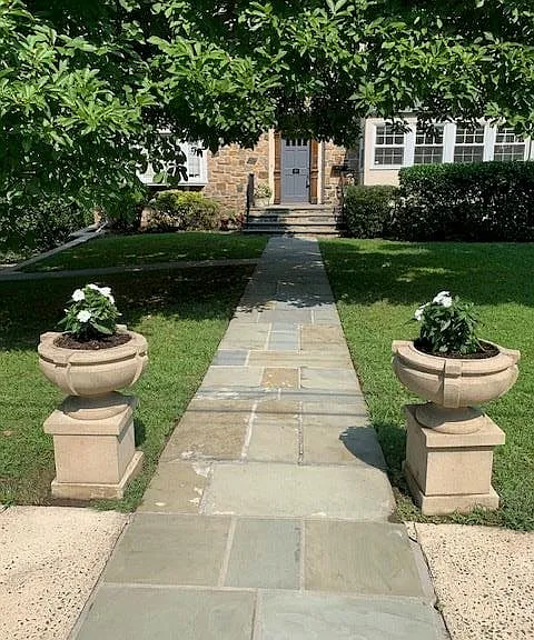 81 Woodlawn Ave — Photo 2