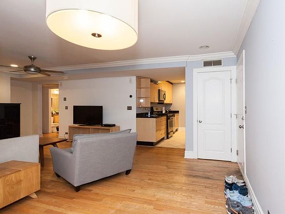 2nd image of 3139 W Palmer Blvd #G5