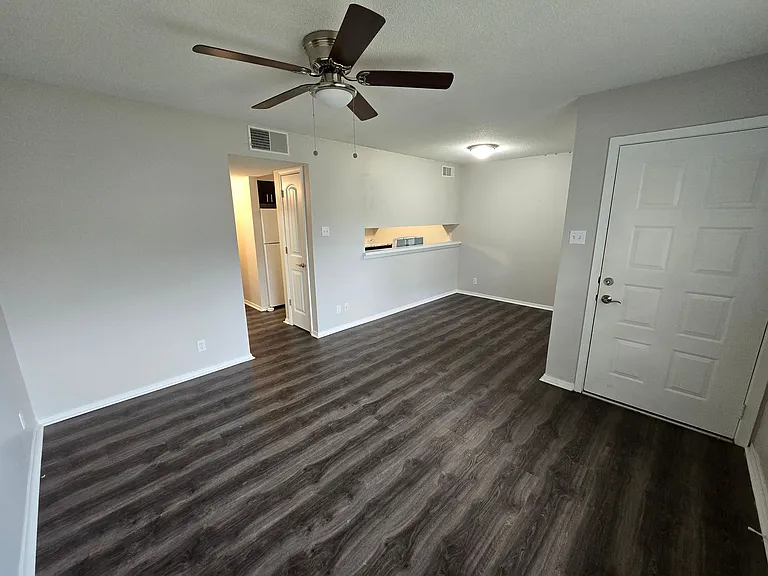 330 S 17th St #21 — Photo 3