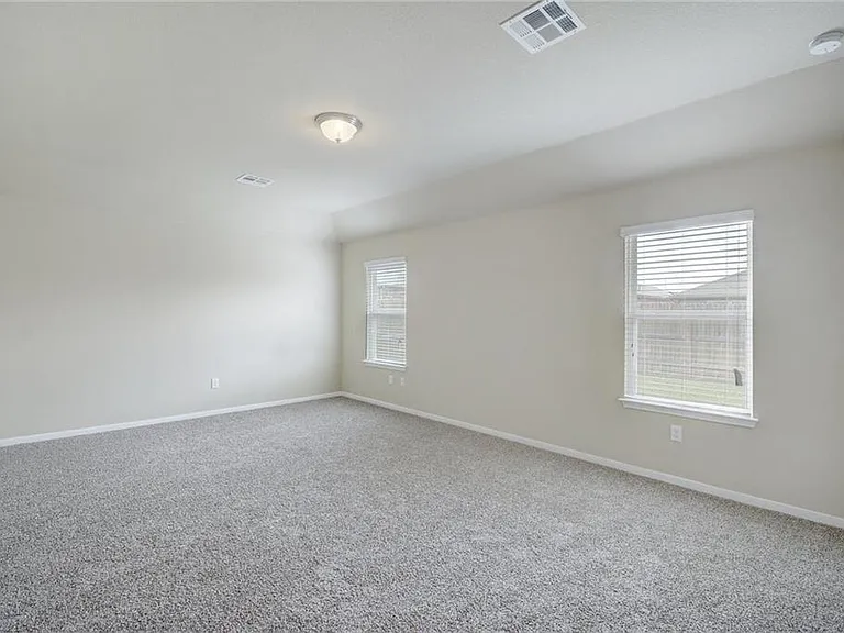 5817 Roderick Dr — Photo 17