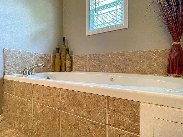 370 Southwoods Way — Photo 25