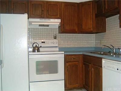 3rd image of 390 Westport Dr