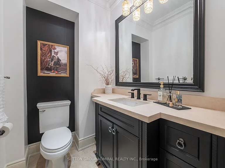 35 Wentworth Ave — Photo 21