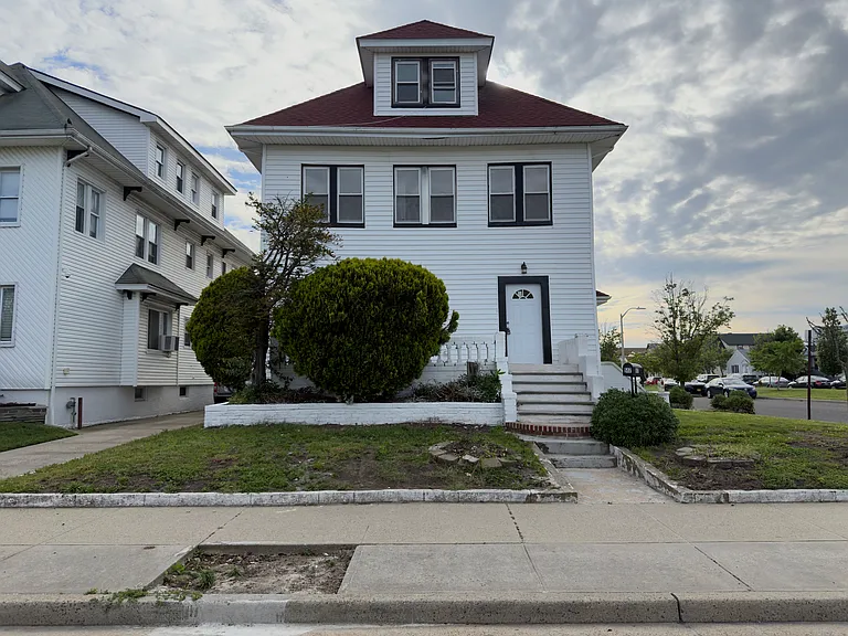 302 W Hudson St #1 — Photo 8