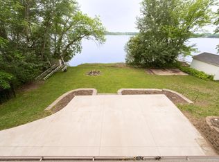 31512 London Dr NE, Cambridge, MN 55008