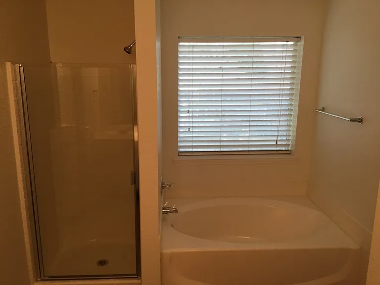 8400 Beaufort Ct — Photo 11