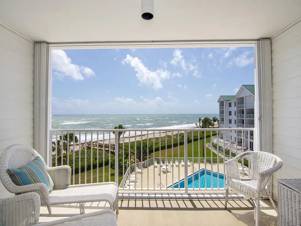 2700 Ocean Dr #403