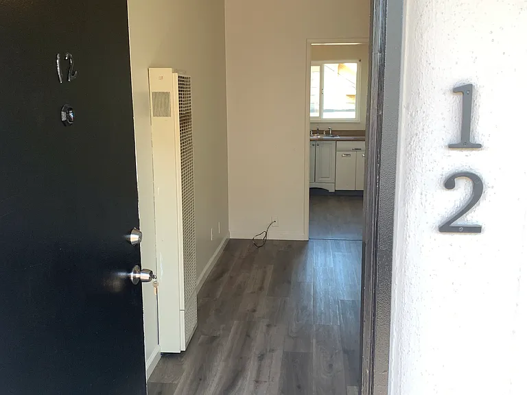 470 S 2nd St #12 — Photo 4