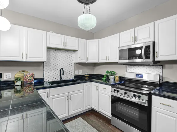 3335 Salena St, Saint Louis, MO 63118