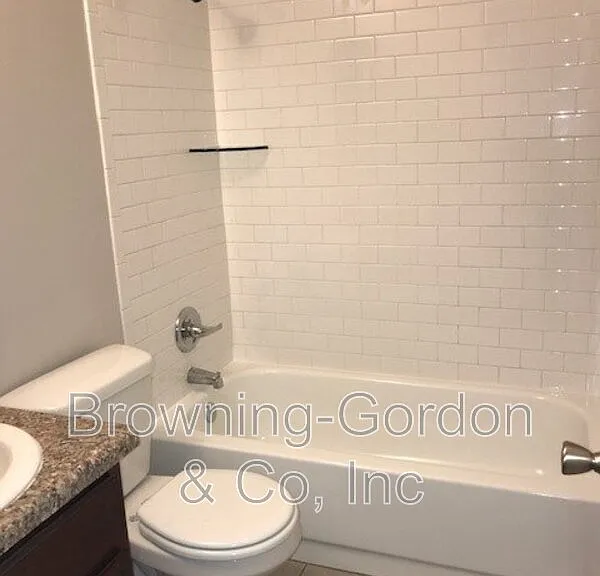 1305 Acklen Ave #101 — Photo 7