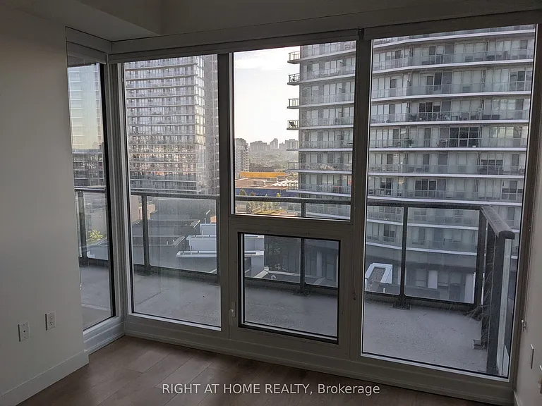 95 McMahon Dr #701 — Photo 10
