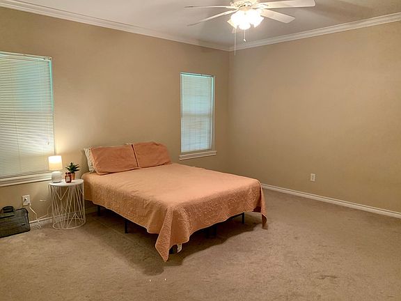 5th image of 929 Village Gate Cir