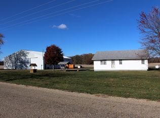 17395 Swisher Hill Rd, Dewitt, IL 61735