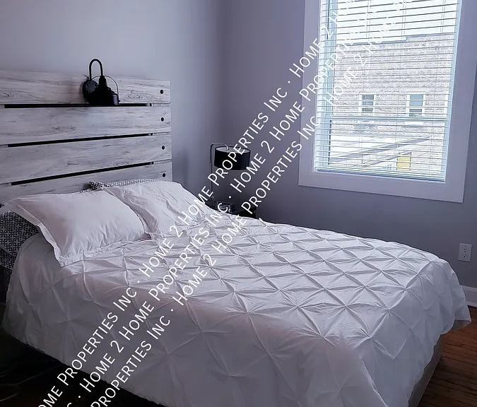 1154 Wyandotte St E #3 — Photo 6