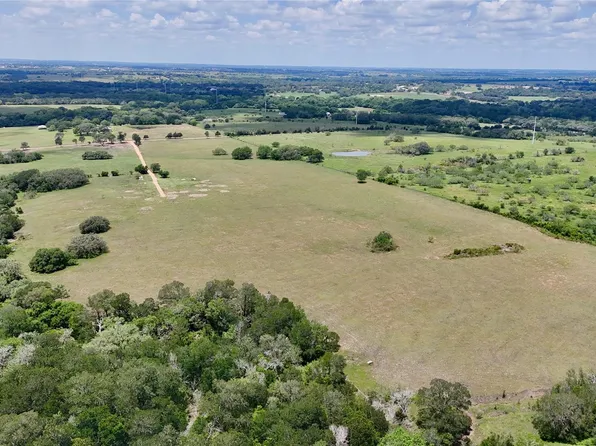 2116 Langdon Rd, Weimar, TX 78962