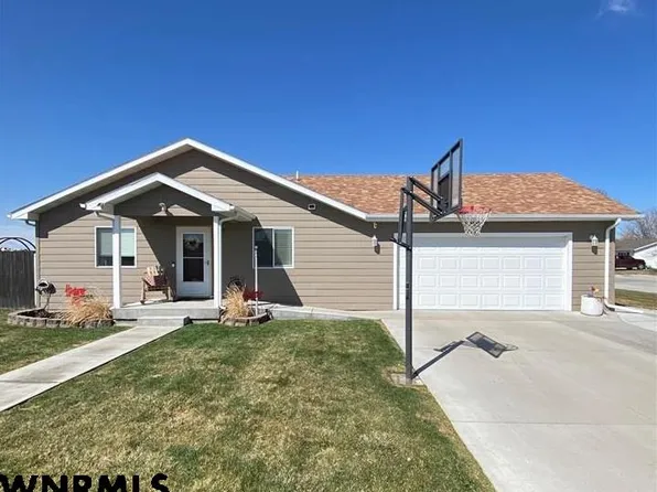 405 3rd St, Gering, NE 69341