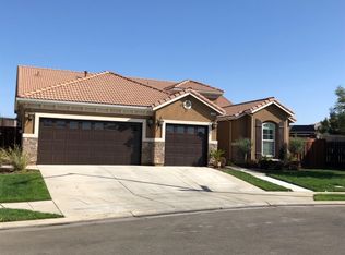 2304 E Prestwick Ave, Fresno, CA
