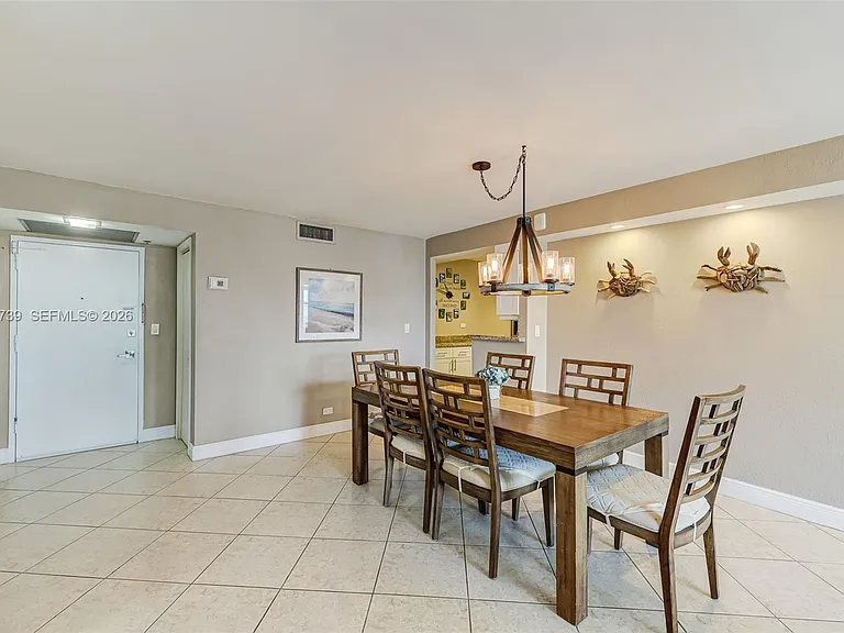6039 Collins Ave #936 — Photo 8