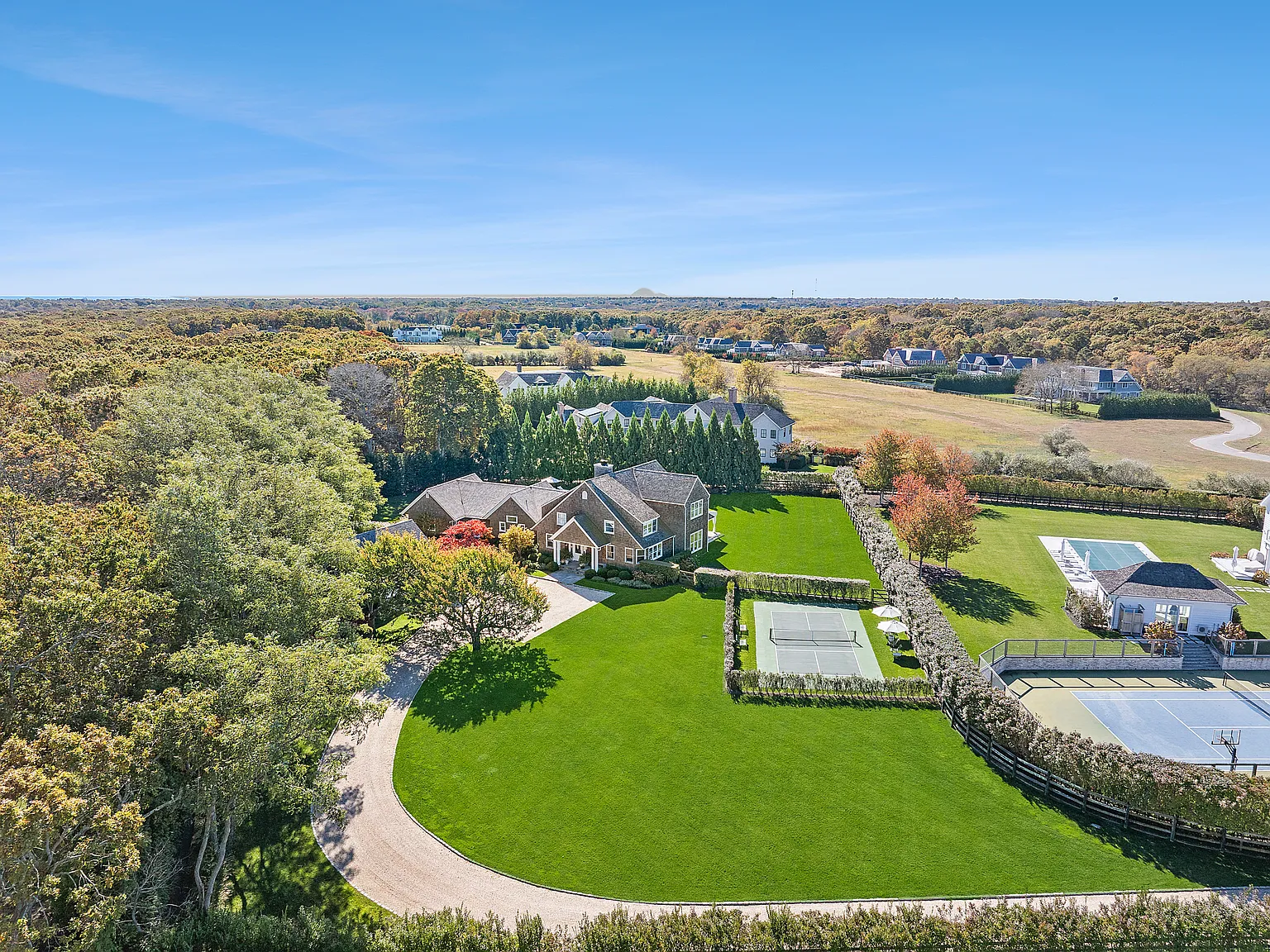 Rare Two Week Rental In Water Mill Horse Country With Pickleball — Photo 2
