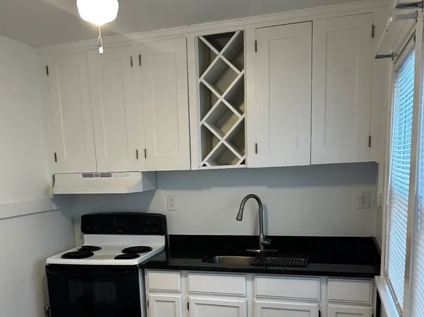 15629 Delaware Ave, Lakewood, OH 44107