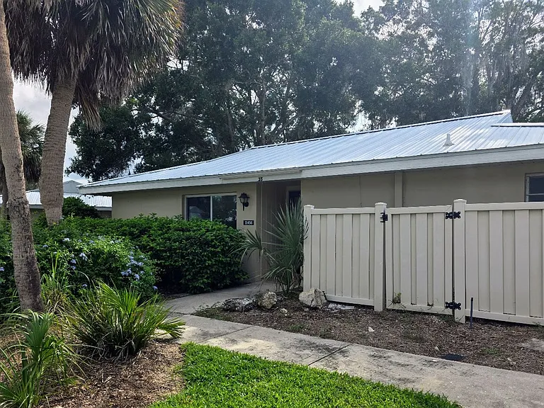 11456 W Bayshore Dr — Photo 2
