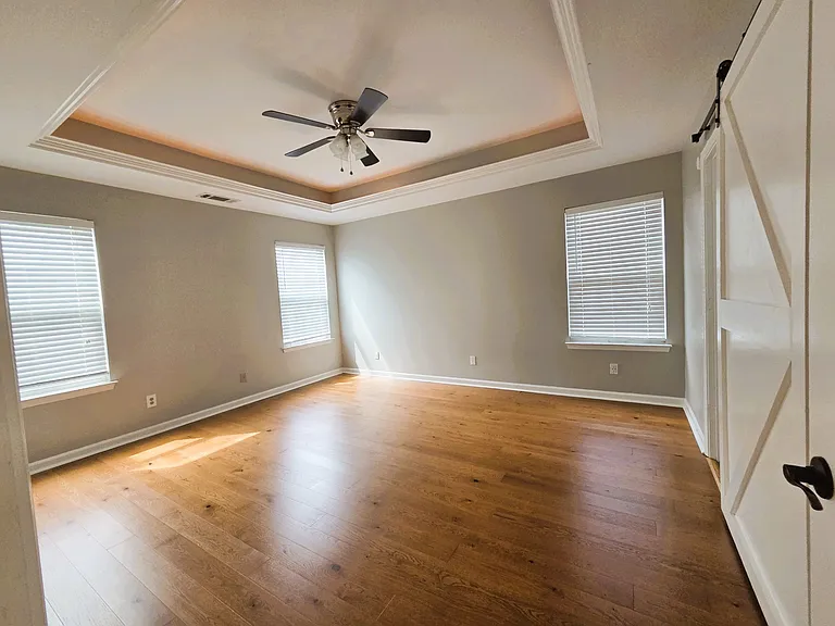 4213 Longfellow Dr — Photo 12