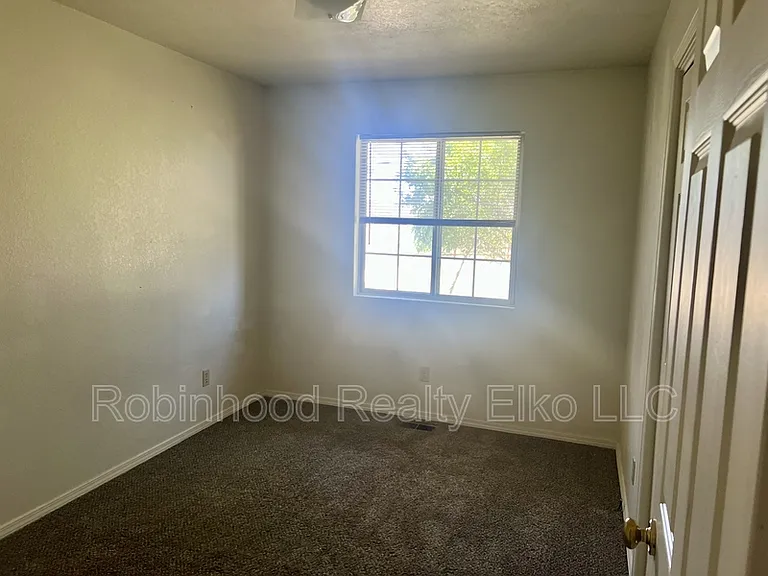 132 Flora Pl — Photo 16