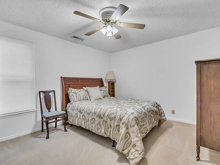 3811 Acorn Ave — Photo 14