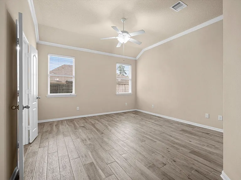 26 Canterborough Pl — Photo 11