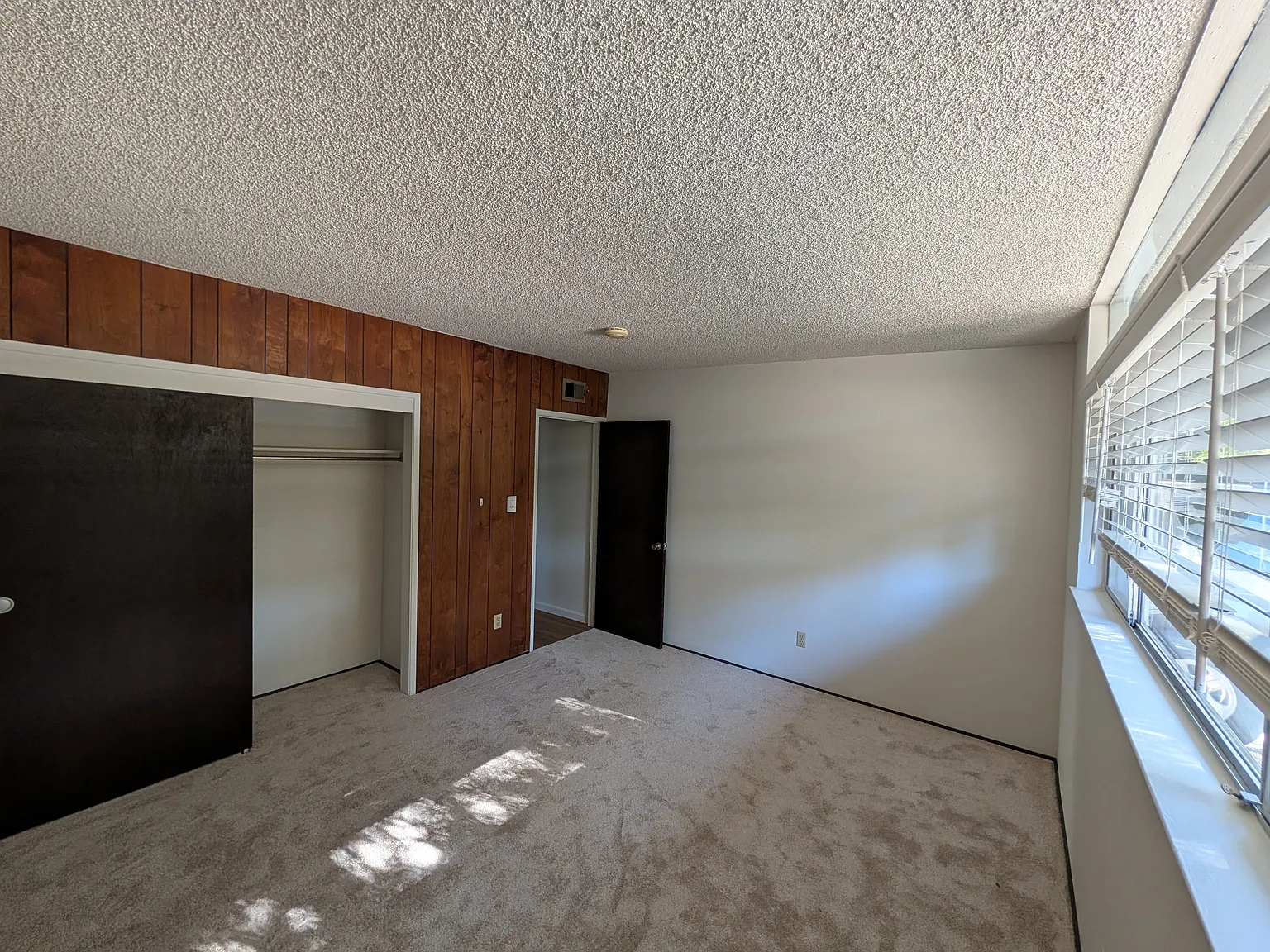 3 bed, 1200 sqft, $2,700 — Photo 4