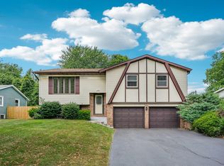 1716 Greenmeadow Ln, Chesterton, IN 46304