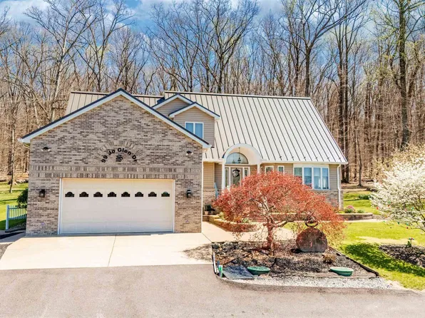 99 Jo Glen Dr, Morgantown, WV 26508