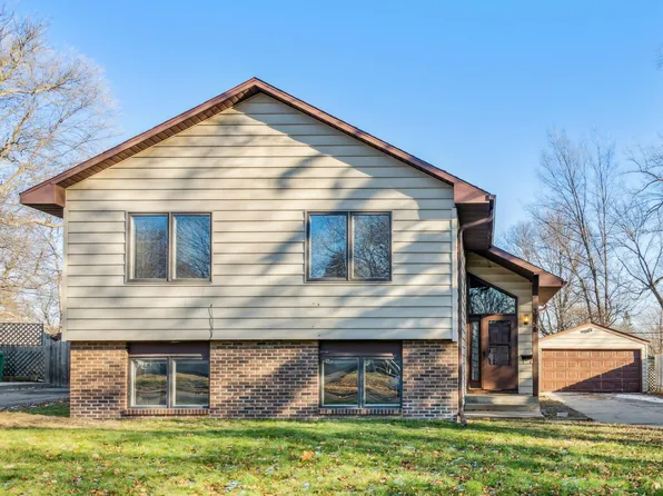 3934 Yates Ave N, Robbinsdale, MN 55422