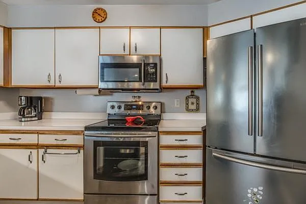 30 Chelsea St #305 — Photo 23