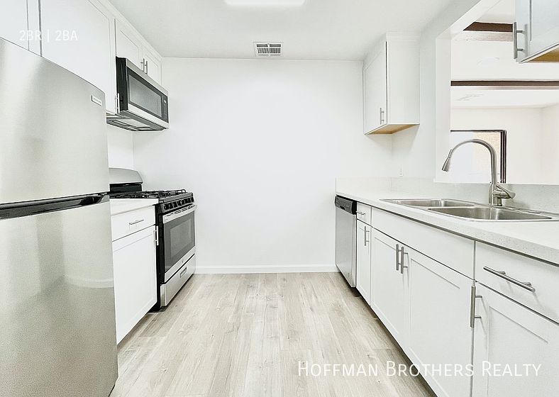 1st image of 11943 Weddington St #303