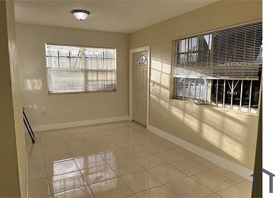 5th image of 1622 NW 111th St #1622
