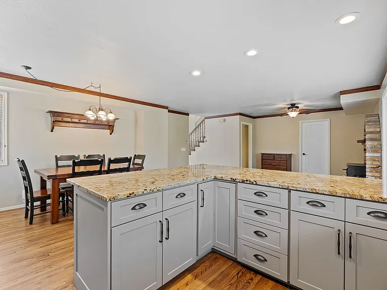 1649 E Michael Way — Photo 33
