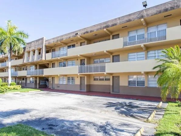 11005 SW 1st St, Sweetwater, FL