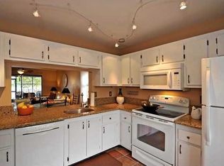 10500 NW 6th St, Pembroke Pines, FL 33026