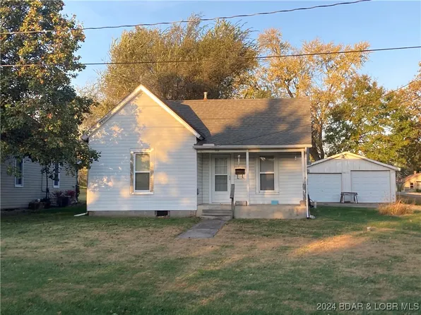 501 S Maple St, Versailles, MO 65084
