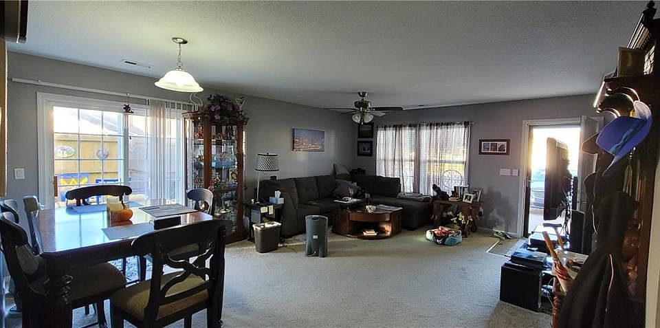 2nd image of 709 Meadow Ln #B