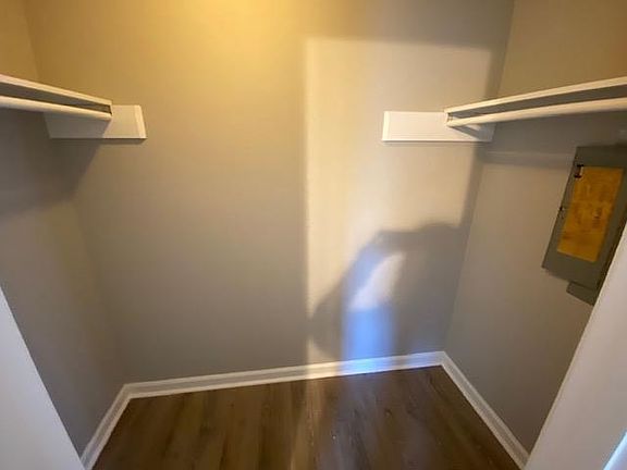 3rd image of 2482 Redvers Ave