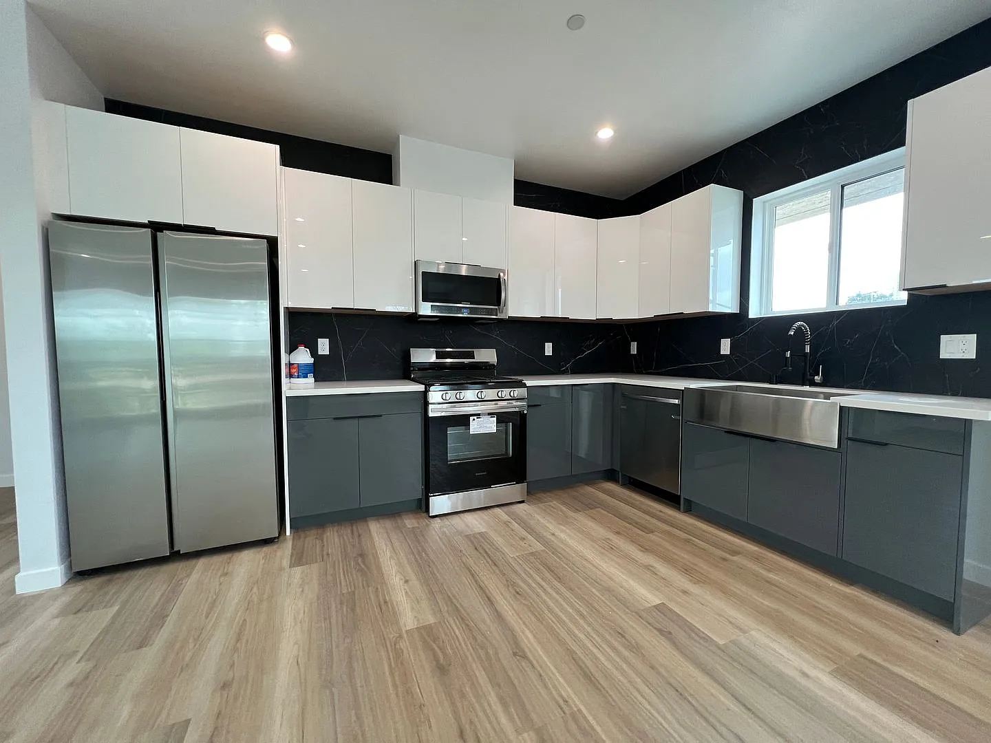 5526 Blackwelder St — Photo 1