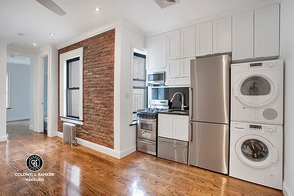 Rented by Coldwell Banker Warburg | media 8