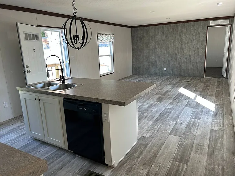 1839 Blue Ridge Dr — Photo 2