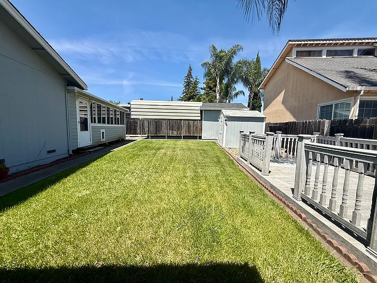 2810 Miller Ct — Photo 38