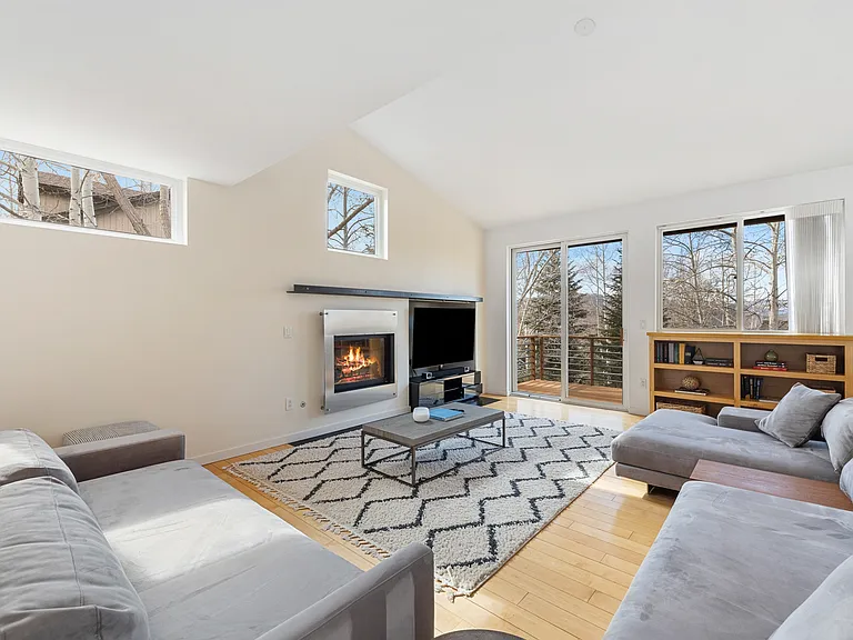 11 Russell Trl — Photo 15
