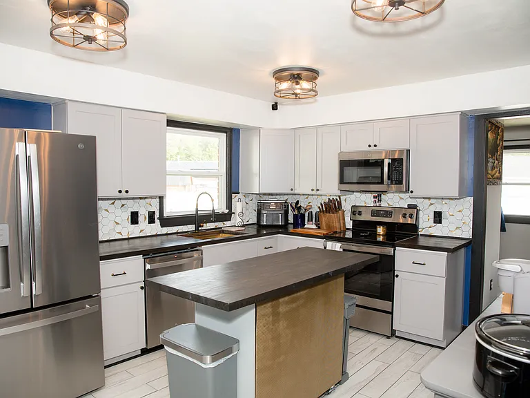 7 Lake Forest Ct — Photo 3