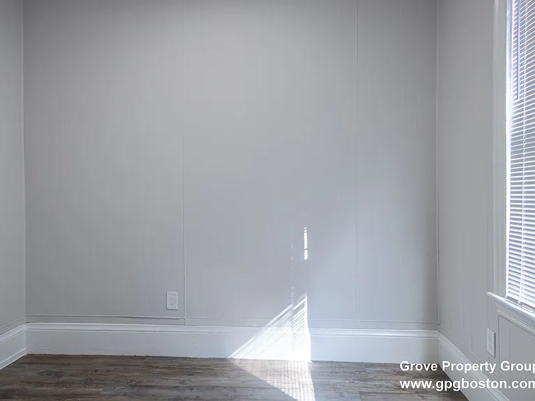 626 E 6th St #2 — Photo 10